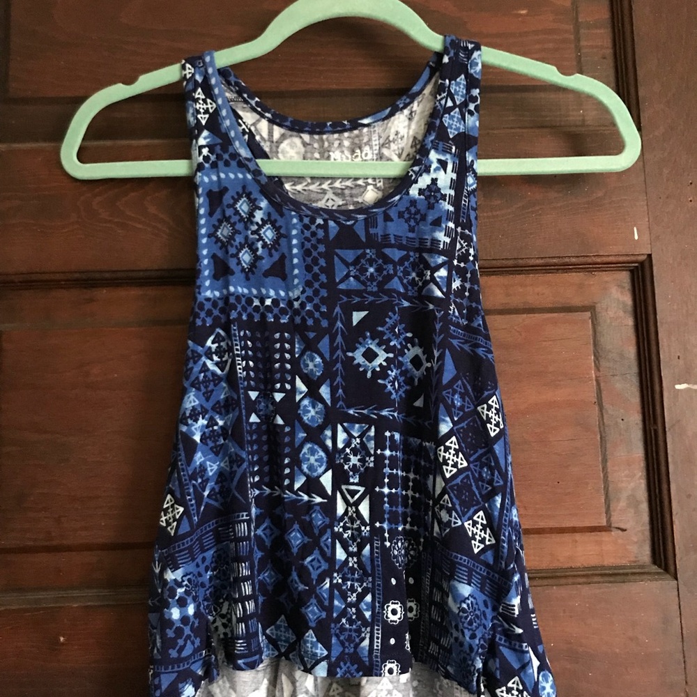 SOLD 🌵4 for $12 - Final Price -  Blue Quilt Pattern Racerback Crop Tank Top